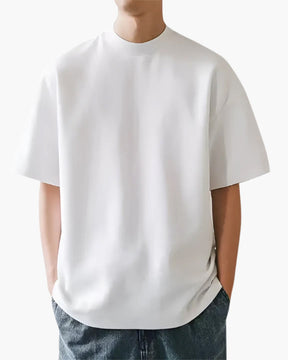 Raffiniertes, einfarbiges T-Shirt